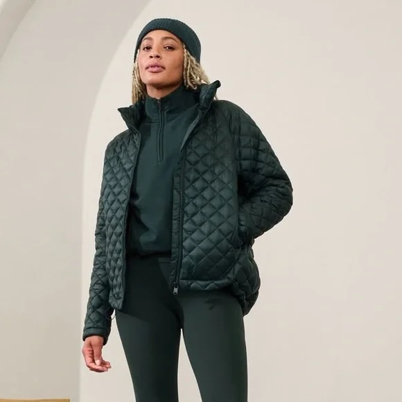 SOLD Athleta Whisper Featherless Puffer Jacket in Cypress Size M - Picture 1 of 8